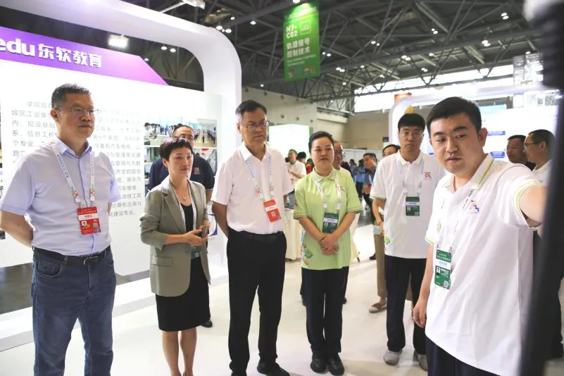 助力第二届“一带一路”国际技能大赛智能汽车软件技术表演赛顺利举办