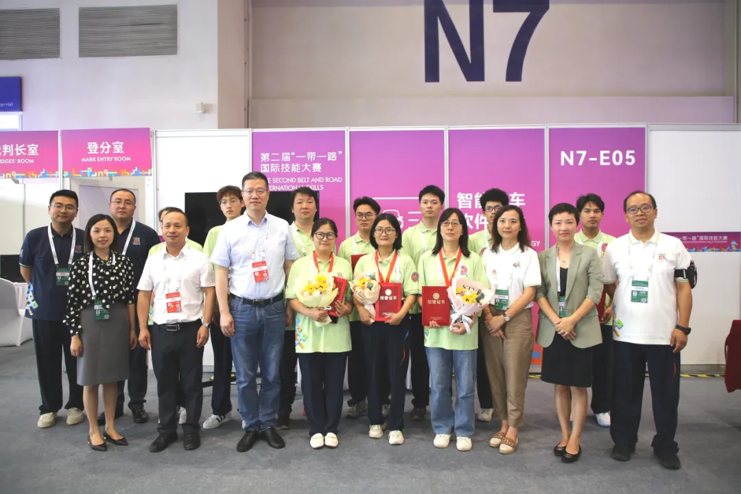 助力第二届“一带一路”国际技能大赛智能汽车软件技术表演赛顺利举办
